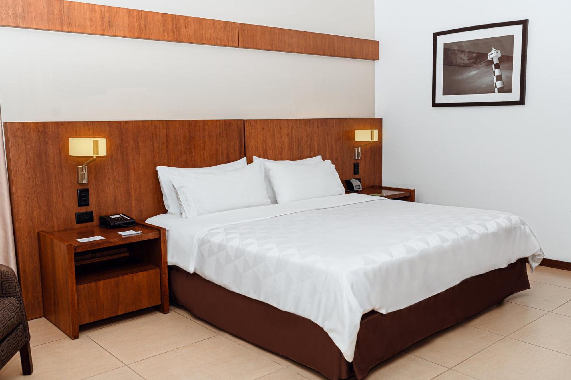 Holiday Inn Guayaquil Airport By Ihg Exterior photo A bedroom