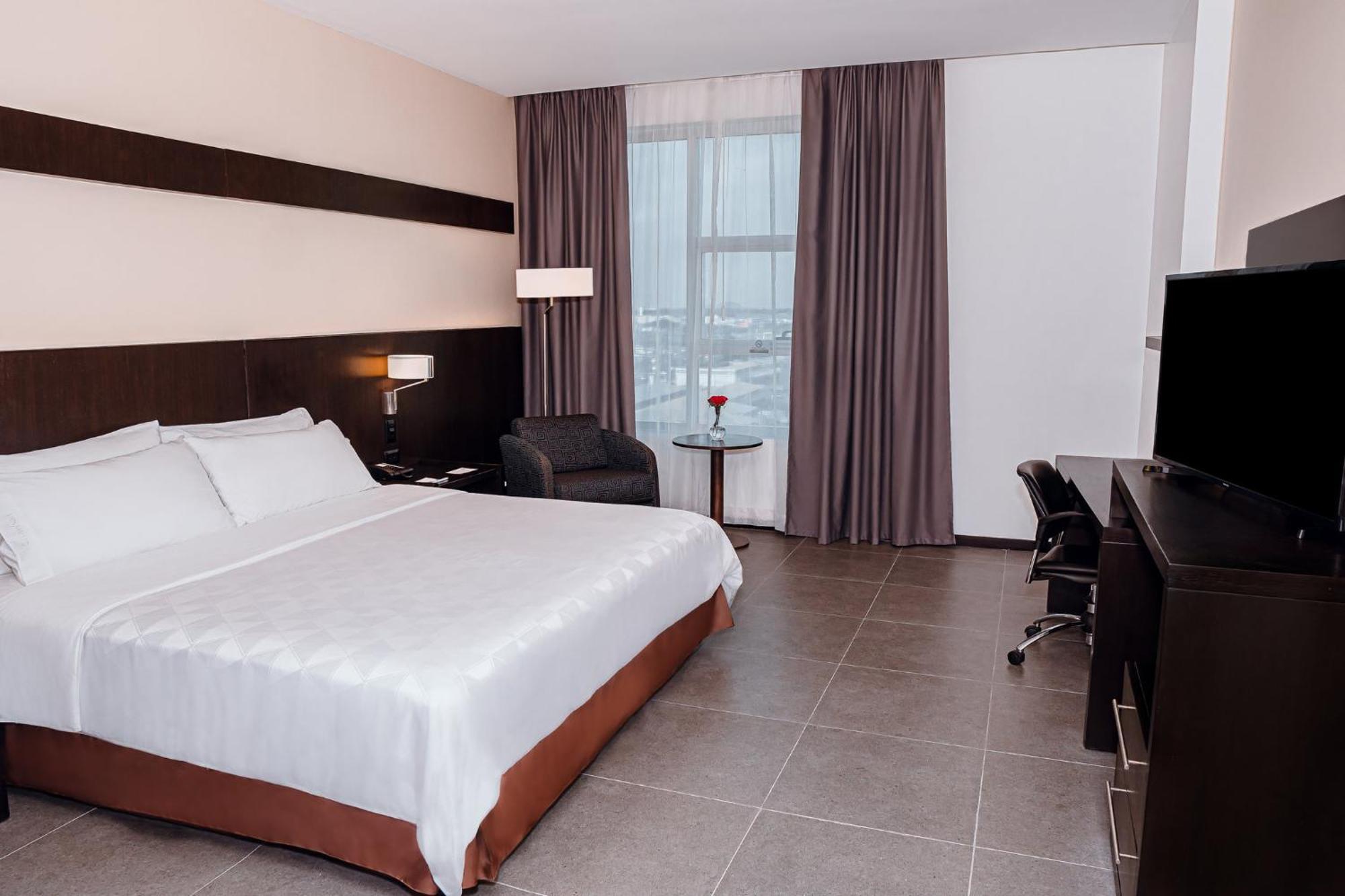 Holiday Inn Guayaquil Airport By Ihg Exterior photo A room at the hotel