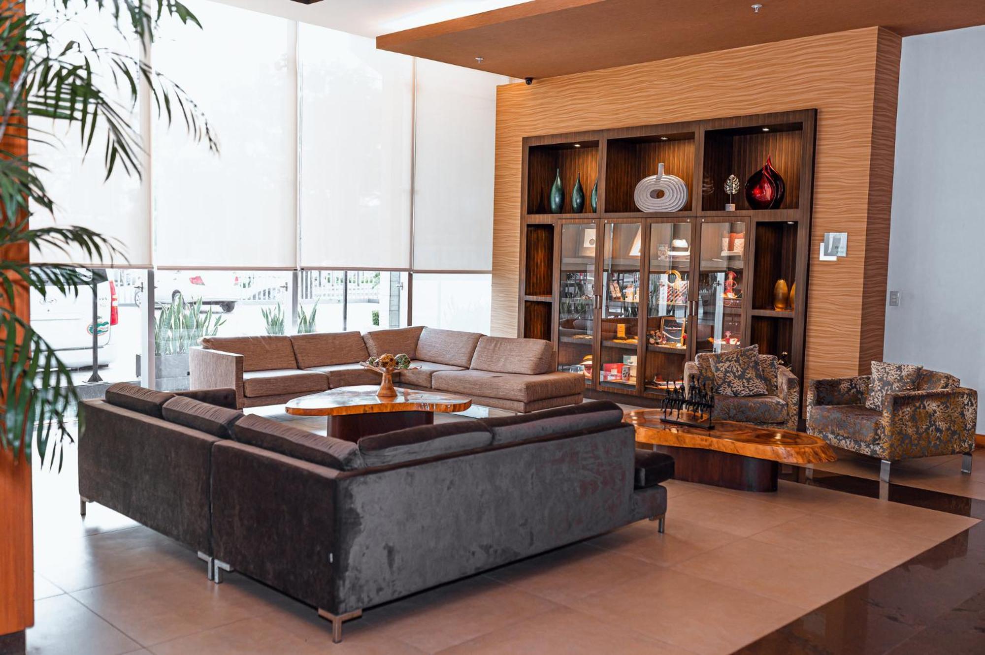 Holiday Inn Guayaquil Airport By Ihg Exterior photo The lobby of the hotel