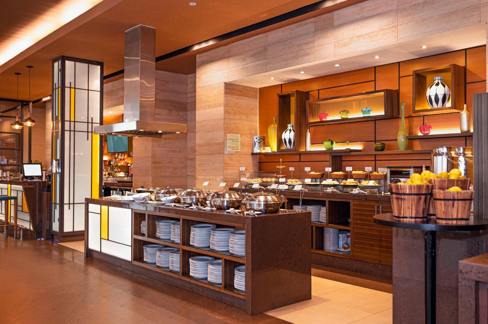 Holiday Inn Guayaquil Airport By Ihg Exterior photo The buffet at the hotel