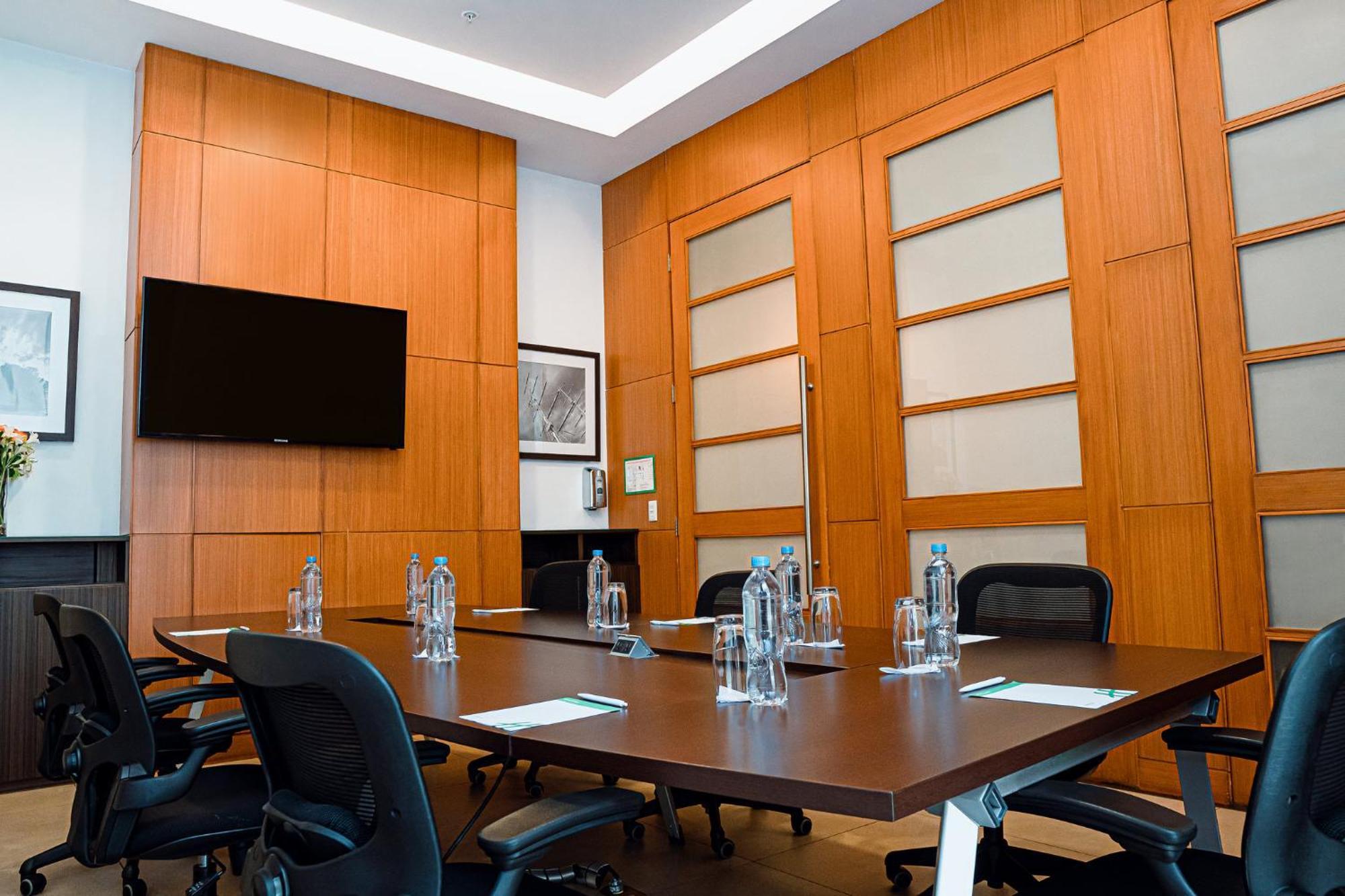 Holiday Inn Guayaquil Airport By Ihg Exterior photo Meeting room at the headquarters of the African Union