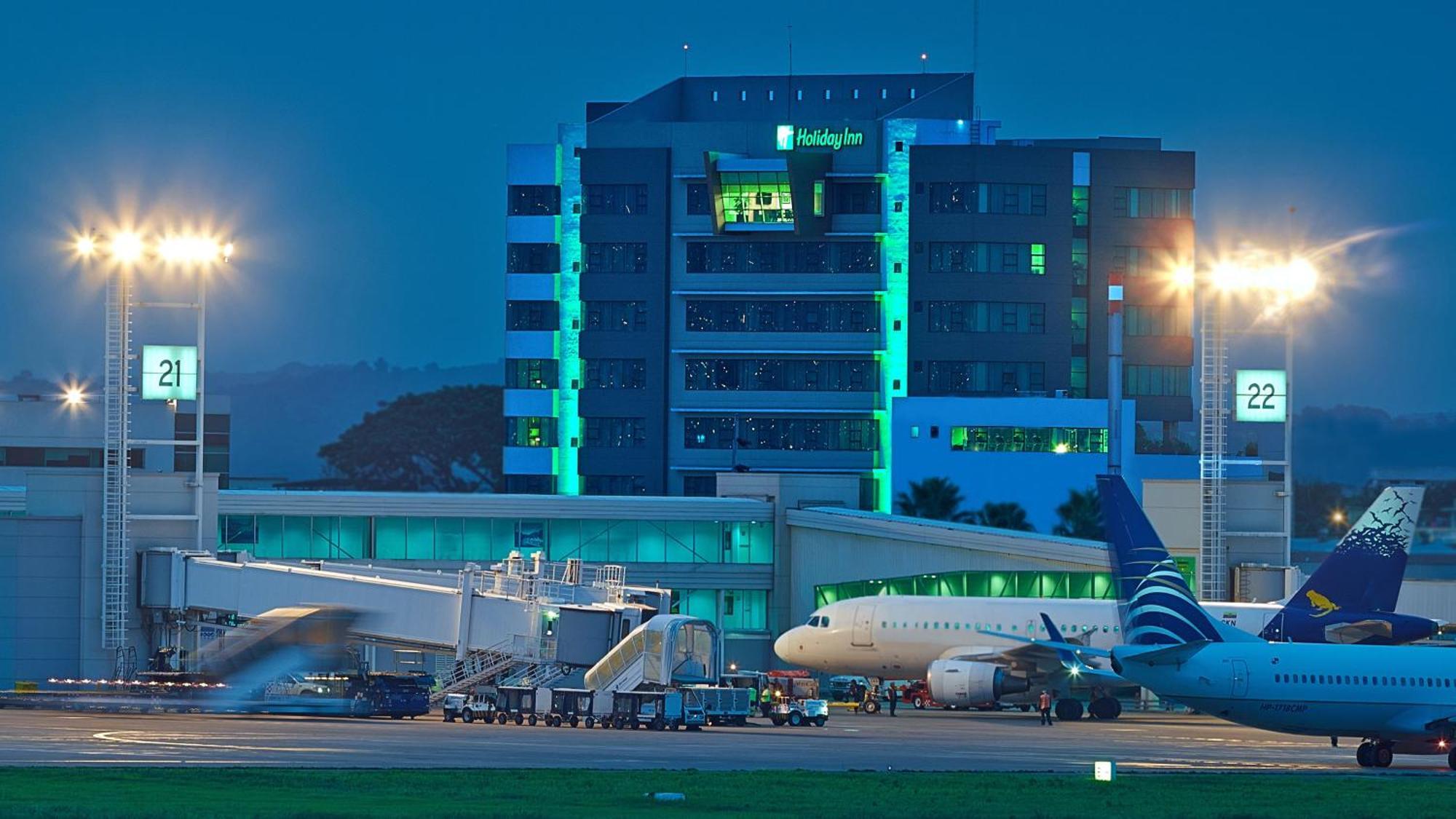 Holiday Inn Guayaquil Airport By Ihg Exterior photo Holiday Inn at Faro Airport