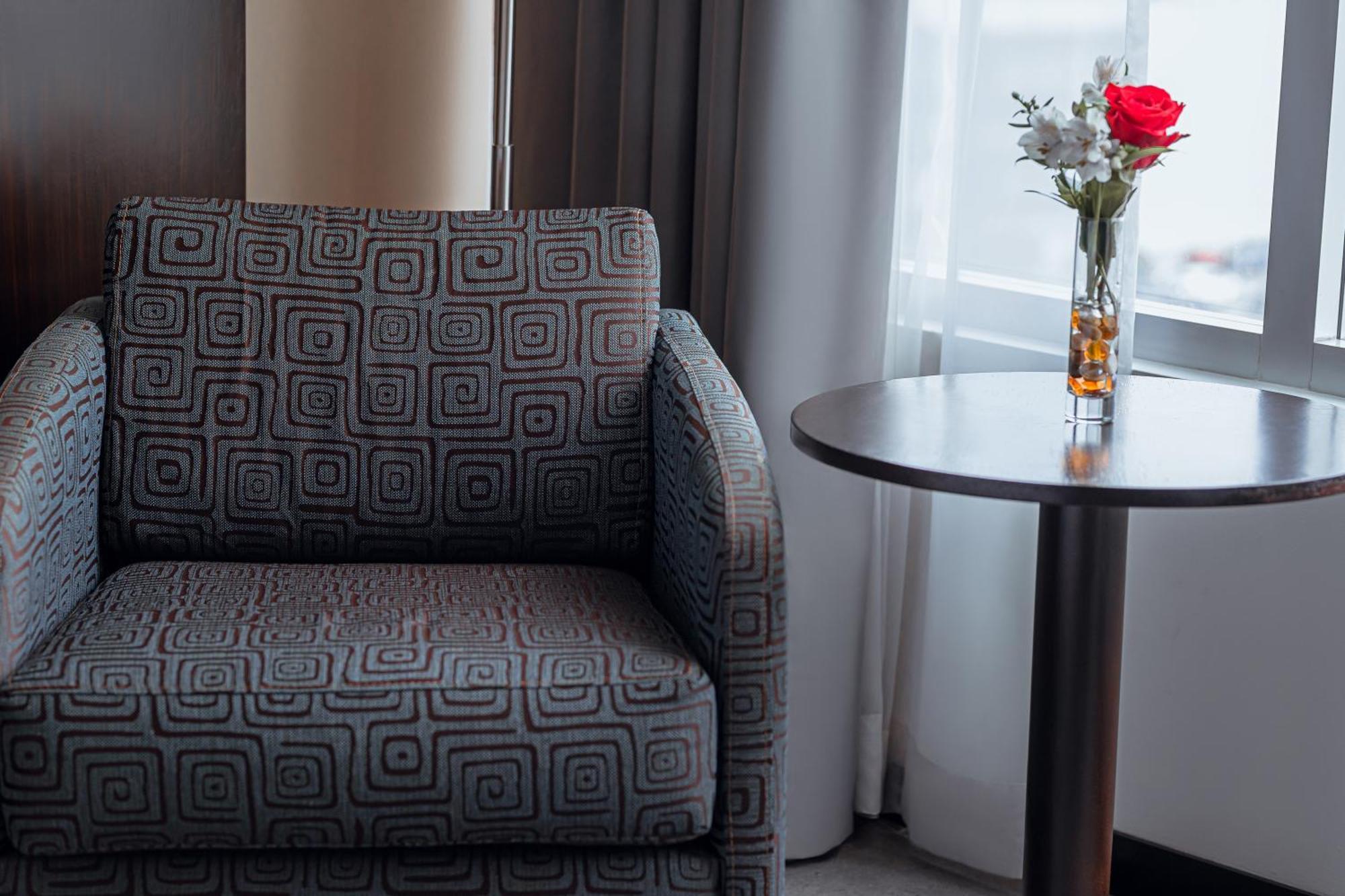 Holiday Inn Guayaquil Airport By Ihg Exterior photo